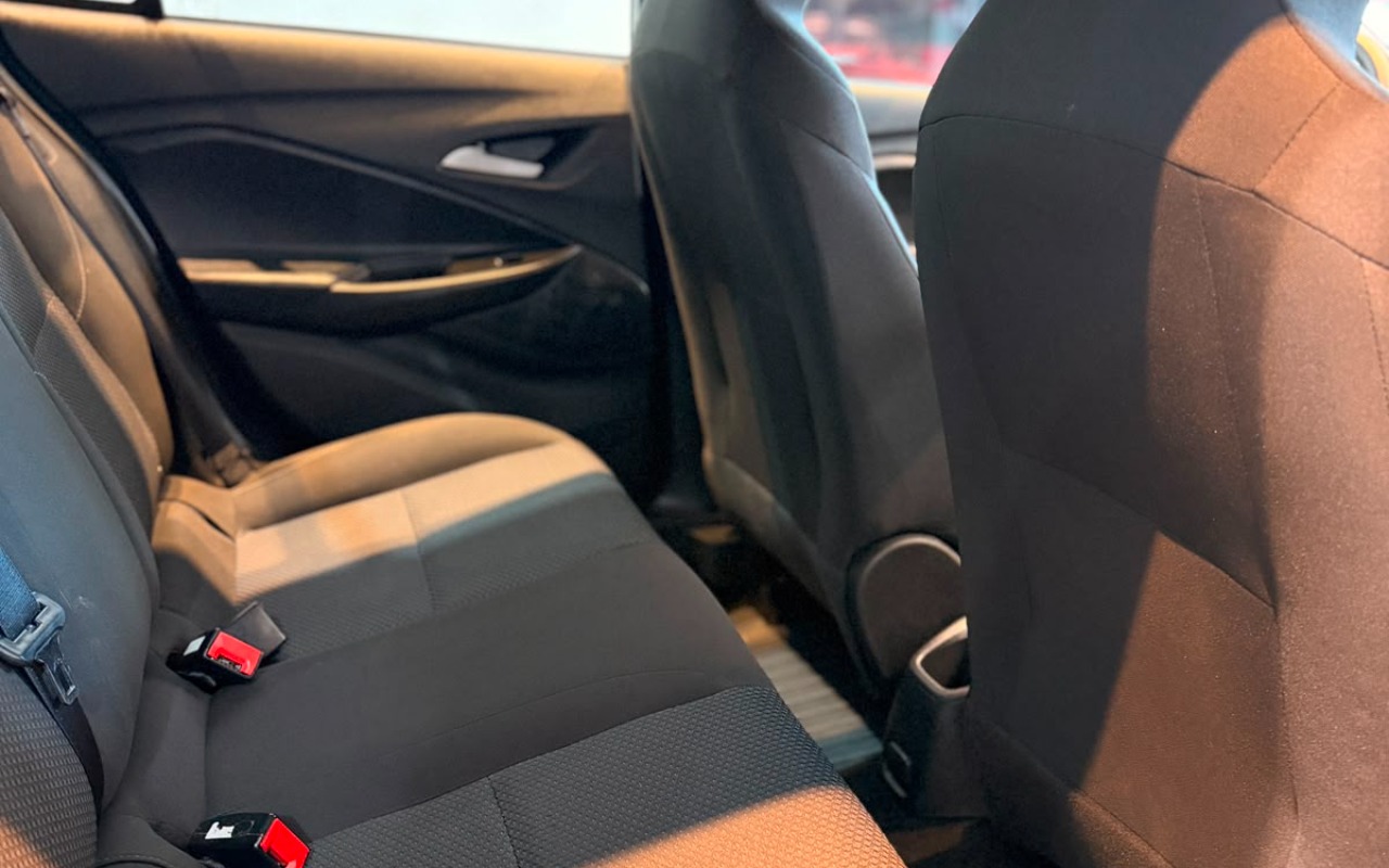 imagem-https://www.socarrao.com.br/sc-vehicle-images-prod/3093677/1786117368142-V2hhdHNBcHAgSW1hZ2UgMjAyNi0wOC0wNyBhdCAxMS4wMC4xOCAoMSkuanBlZw.jpeg