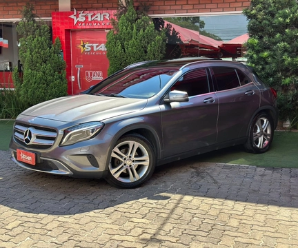 Mercedes-Benz GLA 200 2015 Cinza — foto 1 de 3