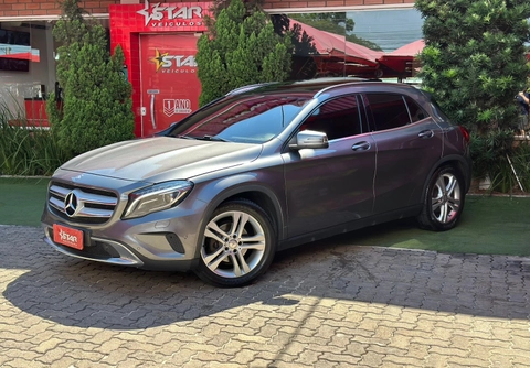 Mercedes-Benz GLA 200 2015 Cinza — foto 1 de 3