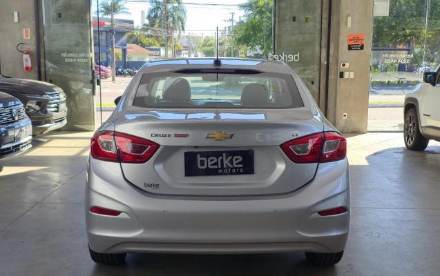 imagem-https://www.socarrao.com.br/sc-vehicle-images-prod/3093693/1788271420730-05256a119c194bf599517cf31bae372c_1786118787616.jpg