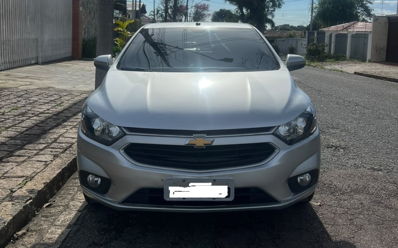 Chevrolet Onix 2018 Prata — foto 1 de 3