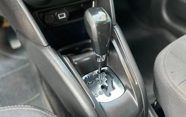 imagem-https://www.socarrao.com.br/sc-vehicle-images-prod/3093744/1786120221576-8266356_10_B_74c48920c6.jpeg