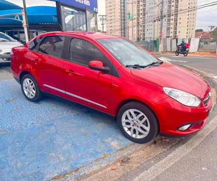 Fiat Grand Siena 2014 Vermelho — foto 1 de 3