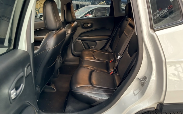 imagem-https://www.socarrao.com.br/sc-vehicle-images-prod/3094087/1786124374780-1_035123.jpg