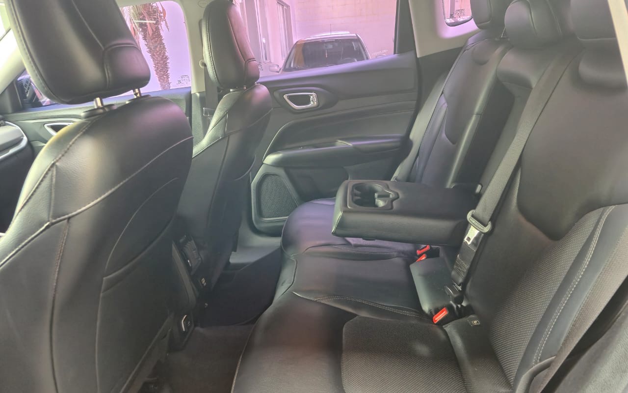 imagem-https://www.socarrao.com.br/sc-vehicle-images-prod/3094229/1786126299959-OWQ4Yjk4YmYtNGVmNS00Yzg4LWI5YWItNDIxMGM3MTM5MTE0LmpwZWc.jpeg