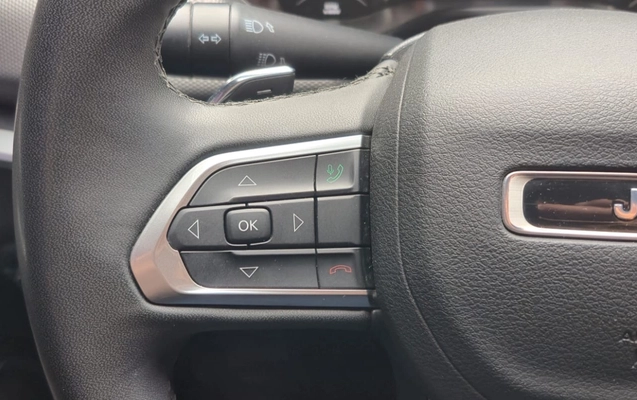 imagem-https://www.socarrao.com.br/sc-vehicle-images-prod/3094229/1786126300114-OTM3NGE1M2YtNmY3OS00NDg4LTllOWUtM2E2NGRkNWRmZmU4LmpwZWc.jpeg