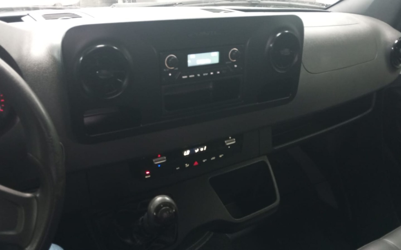 imagem-https://www.socarrao.com.br/sc-vehicle-images-prod/3094356/1786128729349-YWRlMmEwZGEtMjhhMS00YWQ0LWIwOWUtN2I3MDJmZjc0MDExLmpwZw.jpg
