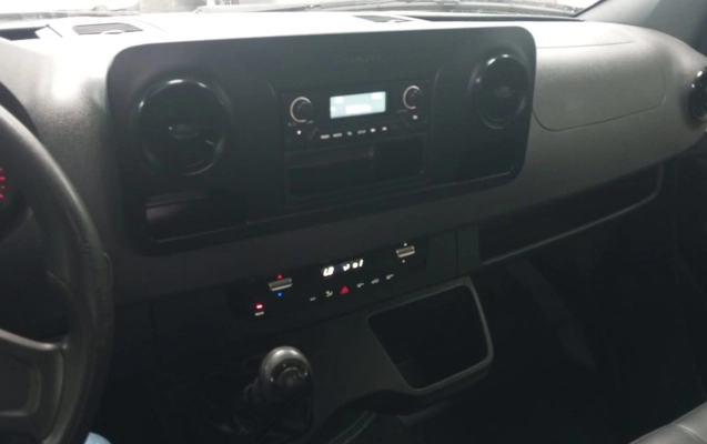 imagem-https://www.socarrao.com.br/sc-vehicle-images-prod/3094356/1786128729349-YWRlMmEwZGEtMjhhMS00YWQ0LWIwOWUtN2I3MDJmZjc0MDExLmpwZw.jpg