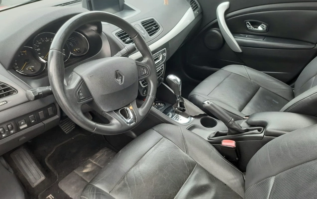 imagem-https://www.socarrao.com.br/sc-vehicle-images-prod/3094365/1786128910180-MTAuamZpZg.jfif