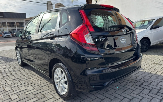 imagem-https://www.socarrao.com.br/sc-vehicle-images-prod/3094391/1786129231399-7fe3f2ac017848d28554a36ebd3f032c_1786129155058.jpg