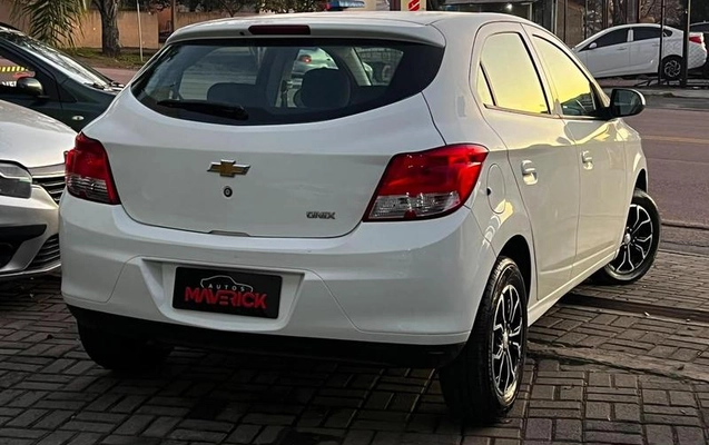 imagem-https://www.socarrao.com.br/sc-vehicle-images-prod/3094405/1786129472685-8359639_8_B_6b8fff675f.jpeg