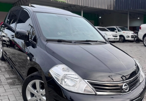 Nissan TIIDA 2012 Preto — foto 1 de 3
