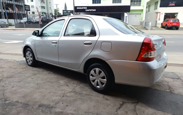 imagem-https://www.socarrao.com.br/sc-vehicle-images-prod/3094558/1786131500206-app-photos-j6afKL5S4VGHoQ9FWzuR8dwBPJjLKuqS.jpg