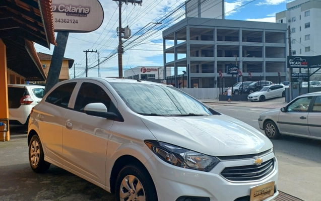 imagem-https://www.socarrao.com.br/sc-vehicle-images-prod/3094569/1786131621728-app-photos-NN5gZQIEctdLcUtzz80x3UY14RHW0ynt.jpg