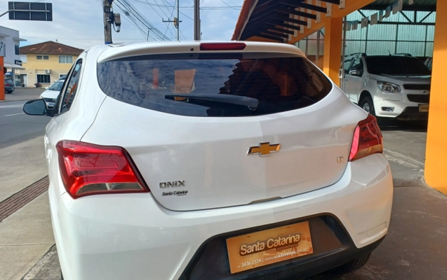 imagem-https://www.socarrao.com.br/sc-vehicle-images-prod/3094569/1786131621731-app-photos-7pT8MNxQ0nfeJENtdJk4s0jswkK6Tna4.jpg