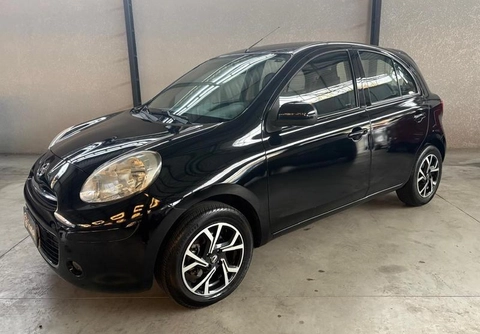 Nissan MARCH 2014 Preto — foto 1 de 3