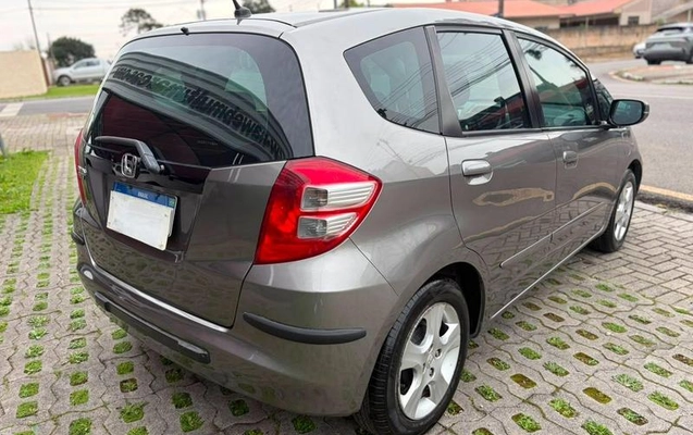 imagem-https://www.socarrao.com.br/sc-vehicle-images-prod/3094600/1789591775640-8291037_12_B_42bb3c0e68.jpeg