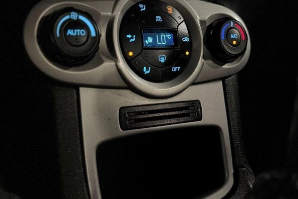 imagem-https://www.socarrao.com.br/sc-vehicle-images-prod/3094616/1786132340041-8171088_6_B_65a56f98ea.jpeg