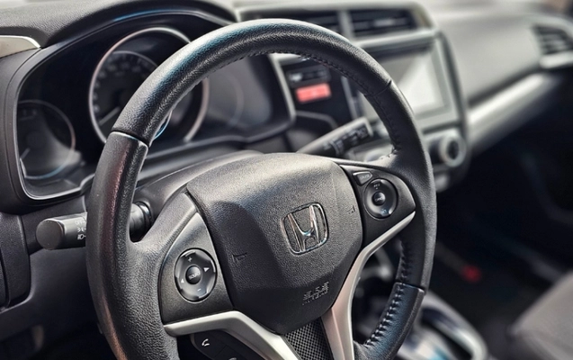 imagem-https://www.socarrao.com.br/sc-vehicle-images-prod/3094781/1788031739661-l7gOFuiizq00kwUzWPelLSrLA8awHAOa.jpg