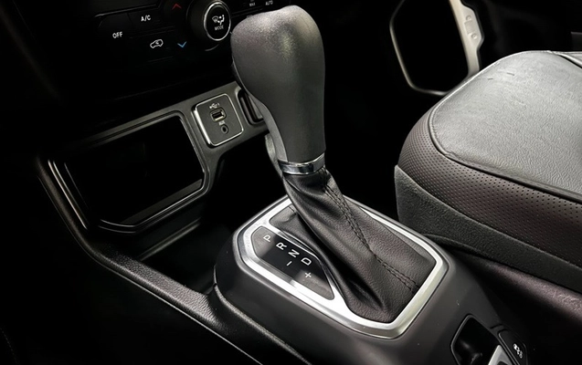 imagem-https://www.socarrao.com.br/sc-vehicle-images-prod/3094822/1789472612552-a31f04e5-8f72-493b-b050-aaadb421eb92.jpg