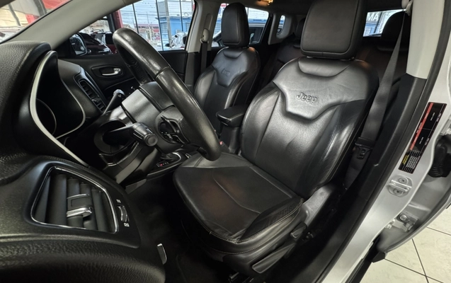 imagem-https://www.socarrao.com.br/sc-vehicle-images-prod/3094860/1788291821542-30gn5g0XFJruUEesJrCokN9gBwhNWxOK.jpg