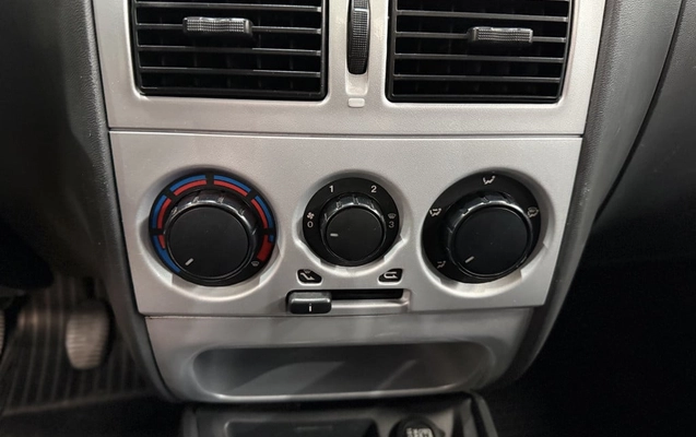 imagem-https://www.socarrao.com.br/sc-vehicle-images-prod/3094861/1786136450417-vehicle_image_1786136341_e0e64ca623fc1d0ba4c88f4c66fb440c.jpeg