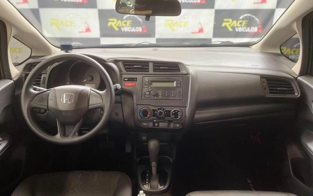 imagem-https://www.socarrao.com.br/sc-vehicle-images-prod/3096202/1789170265719-8360991_1_B_68cb414266.jpeg