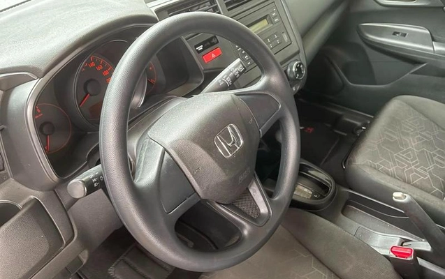 imagem-https://www.socarrao.com.br/sc-vehicle-images-prod/3096202/1789170265720-8360991_5_B_f472f70f21.jpeg