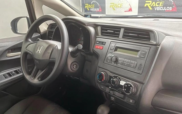 imagem-https://www.socarrao.com.br/sc-vehicle-images-prod/3096202/1789170265723-8360991_7_B_f0c0e841fa.jpeg