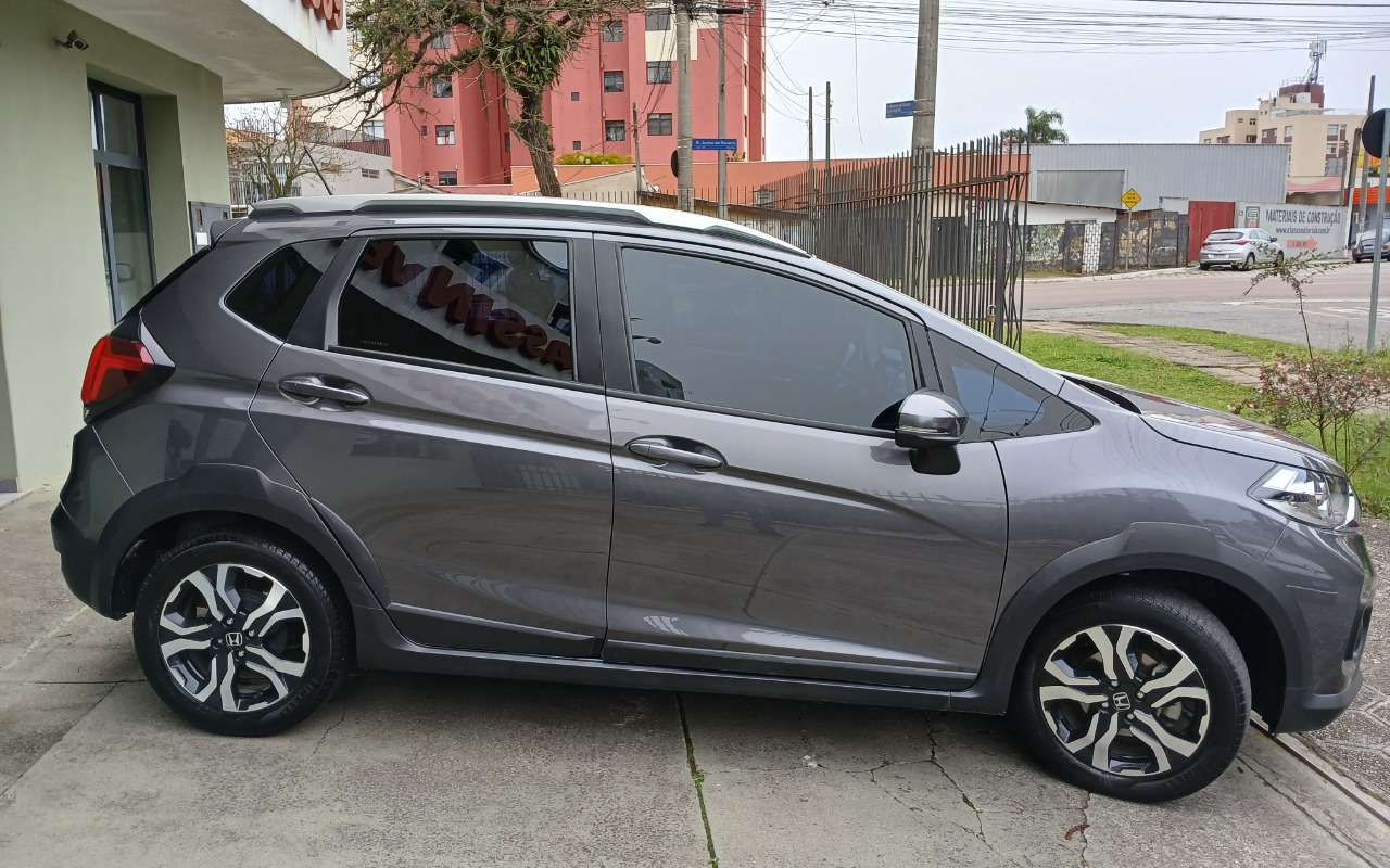 imagem-https://www.socarrao.com.br/sc-vehicle-images-prod/3104964/1786191587700-MTc4NjE5MDQ0MTExNTgxMTM0NDE0NzYyODIzODM4NjIuanBn.jpg