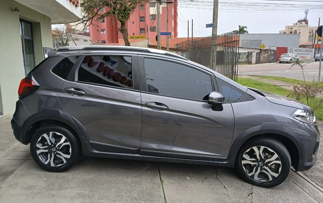 imagem-https://www.socarrao.com.br/sc-vehicle-images-prod/3104964/1786191587700-MTc4NjE5MDQ0MTExNTgxMTM0NDE0NzYyODIzODM4NjIuanBn.jpg