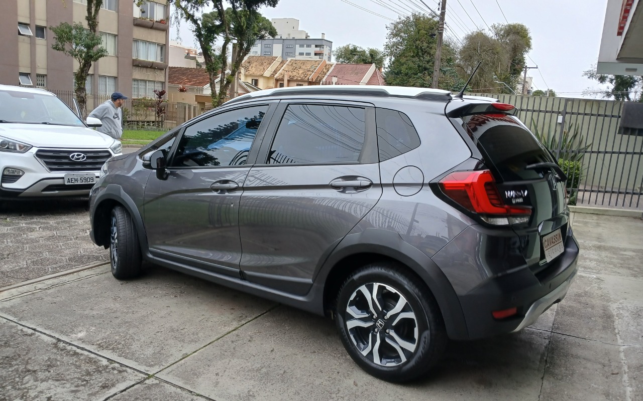 imagem-https://www.socarrao.com.br/sc-vehicle-images-prod/3104964/1786191587912-MTc4NjE5MDQ4NTA4NzQ3ODIwMDA0NTMyMjg3NDQ3NzcuanBn.jpg