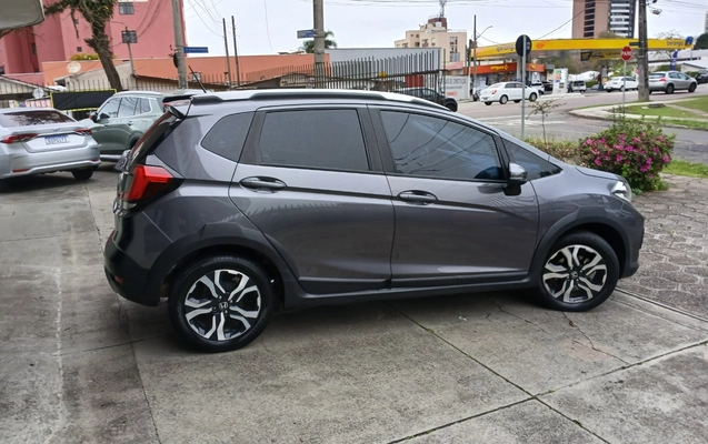 imagem-https://www.socarrao.com.br/sc-vehicle-images-prod/3104964/1786191589469-MTc4NjE5MTQ0MDczODIwMDYzOTQ4NjE5ODEzMjQ5MS5qcGc.jpg