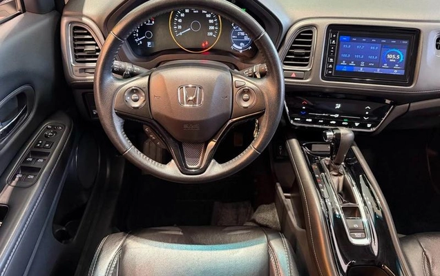 imagem-https://www.socarrao.com.br/sc-vehicle-images-prod/3105039/1788956208473-8361243_21_B_43388aed6b.jpeg