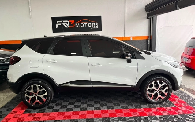imagem-https://www.socarrao.com.br/sc-vehicle-images-prod/3105175/1786195942414-V2hhdHNBcHAgSW1hZ2UgMjAyNi0wOC0wNiBhdCAwOS4zNi41NSAoMSkuanBlZw.jpeg
