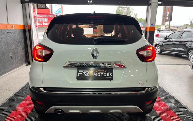 imagem-https://www.socarrao.com.br/sc-vehicle-images-prod/3105175/1786195942581-V2hhdHNBcHAgSW1hZ2UgMjAyNi0wOC0wNiBhdCAwOS4zNi41NCAoMykuanBlZw.jpeg
