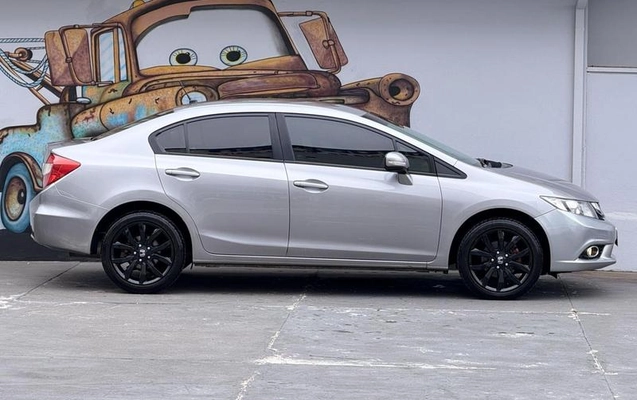imagem-https://www.socarrao.com.br/sc-vehicle-images-prod/3105240/1788468840195-8361582_9_B_76e5549e01.jpeg