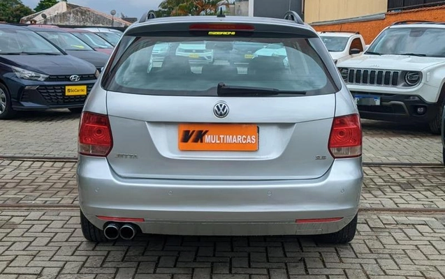 imagem-https://www.socarrao.com.br/sc-vehicle-images-prod/3105280/1786197941268-8030102_14_B_919635a40e.jpeg
