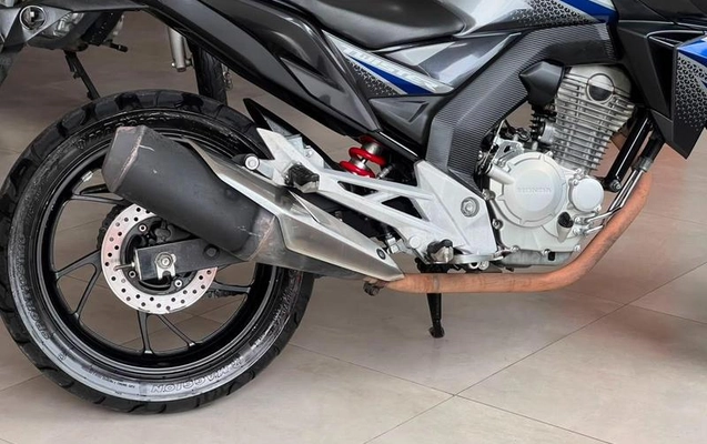 imagem-https://www.socarrao.com.br/sc-vehicle-images-prod/3105311/1786198508623-8346110_5_B_5517a18890.jpeg