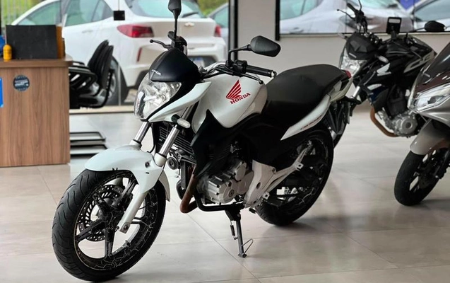 imagem-https://www.socarrao.com.br/sc-vehicle-images-prod/3105312/1786198537866-8341190_8_B_58b44974ff.jpeg
