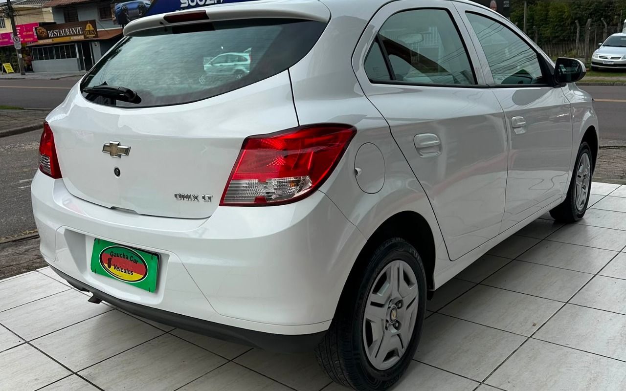 imagem-https://www.socarrao.com.br/sc-vehicle-images-prod/3105317/1786629142951-NTRhZGZjZjItZDEwYS00ZDUzLWE5MmEtY2YxNDJhMjQzZDdmLmpwZw.jpg