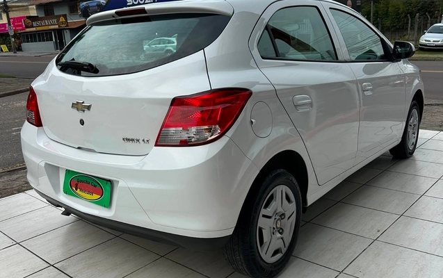 imagem-https://www.socarrao.com.br/sc-vehicle-images-prod/3105317/1786629142951-NTRhZGZjZjItZDEwYS00ZDUzLWE5MmEtY2YxNDJhMjQzZDdmLmpwZw.jpg