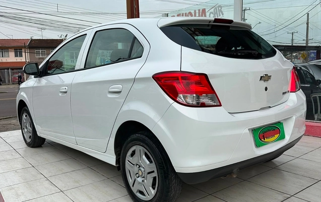 imagem-https://www.socarrao.com.br/sc-vehicle-images-prod/3105317/1786629143065-ZmZlMDYzZTItY2RhYi00MzI3LTkyMDUtOTYwNDljY2U2YmFmLmpwZw.jpg