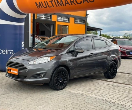 Ford Fiesta 2017 Cinza — foto 1 de 3