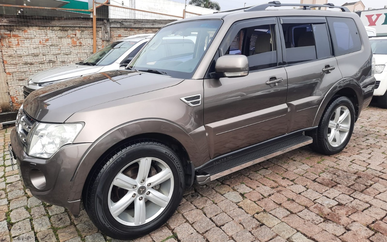 Mitsubishi Pajero Full 2014 Marrom — foto 1 de 3