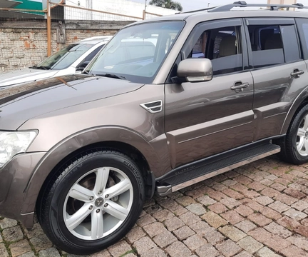 Mitsubishi Pajero Full 2014 Marrom — foto 1 de 3