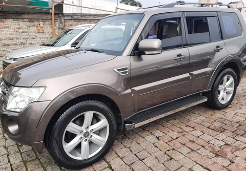 Mitsubishi Pajero Full 2014 Marrom — foto 1 de 3