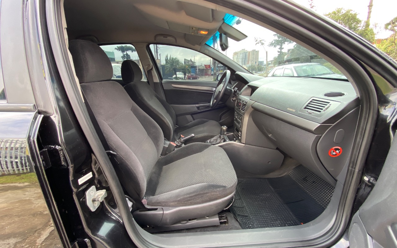 imagem-https://www.socarrao.com.br/sc-vehicle-images-prod/3105483/1786201155177-SU1HXzk3NzMuanBlZw.jpeg
