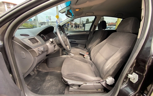 imagem-https://www.socarrao.com.br/sc-vehicle-images-prod/3105483/1786201155352-SU1HXzk3NzYuanBlZw.jpeg