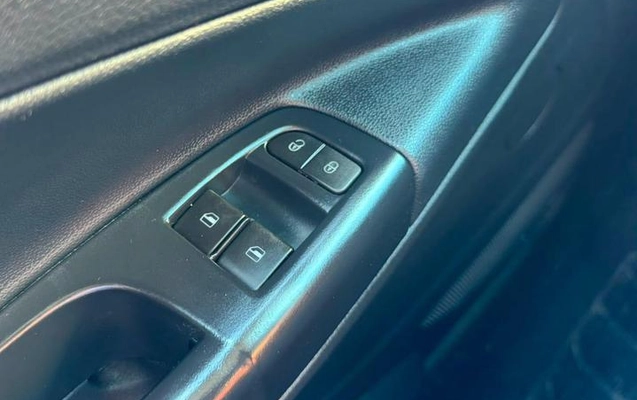 imagem-https://www.socarrao.com.br/sc-vehicle-images-prod/3105518/1786201912008-8199022_4_B_0c84c6f51d.jpeg